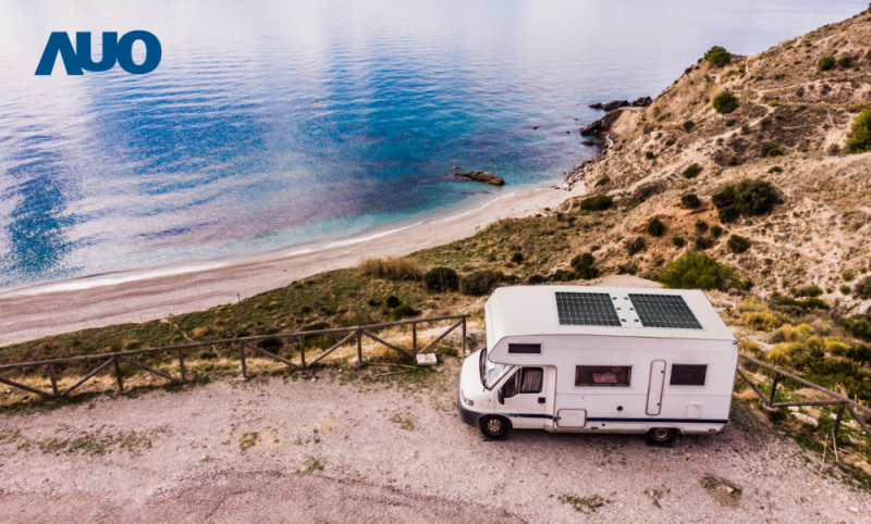 「可撓輕量化太陽光電板SunCurva」使用輕量特殊耐候型複合板取代傳統太陽能板的玻璃前板，不僅降低70%重量，每米平方僅3Kg；具有抗衝擊性能及通過電磁相容性測試，可應用於交通運輸工具，如露營車、遊艇等